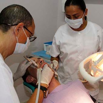 Clínica Dental y Estética Endodent paciente en tratamiento odontológico 4