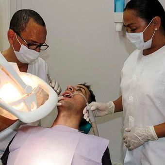 Clínica Dental y Estética Endodent paciente en tratamiento odontológico 7