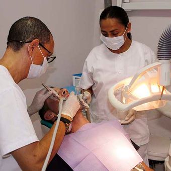 Clínica Dental y Estética Endodent paciente en tratamiento odontológico 5